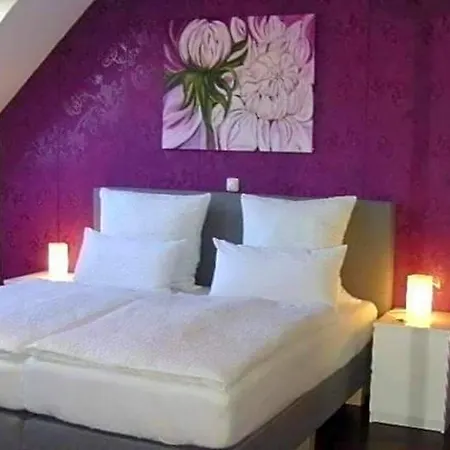 Flower Power Hotel