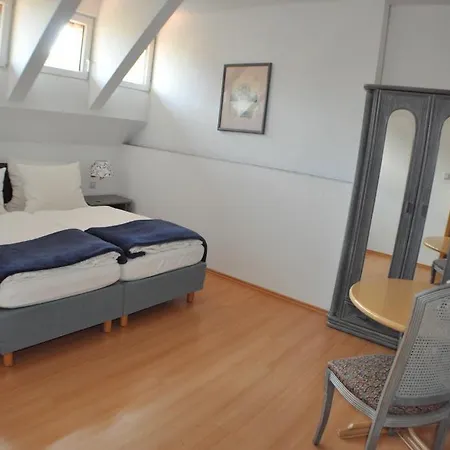 Flower Power Hotell 2*